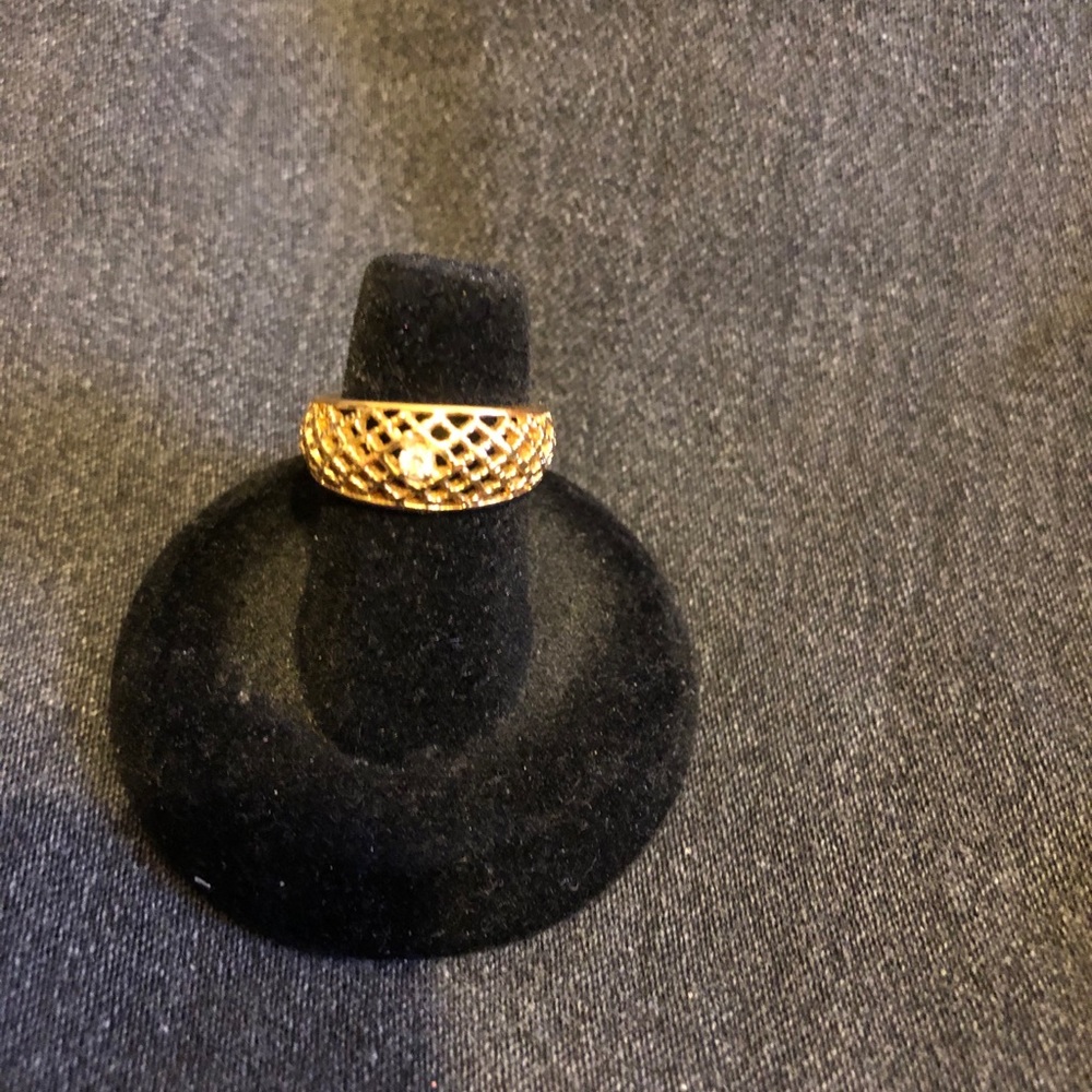 Vintage Avon Basket Weave goldstone ring
